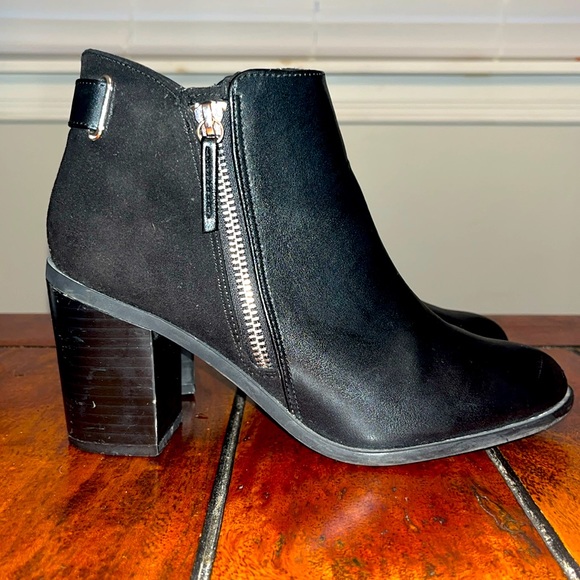 Bershka Zip Ankle Booties - Picture 2 of 6